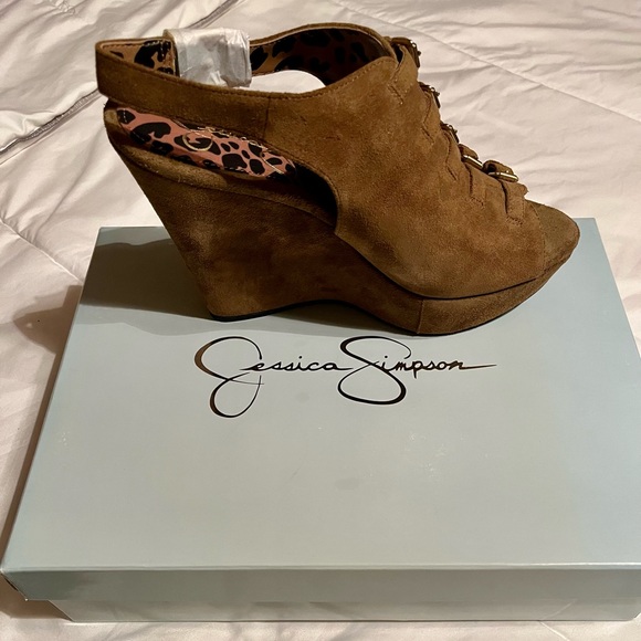 Jessica Simpson, Aged Bronze, Suede shoes, size 9 1/2 - Picture 3 of 4